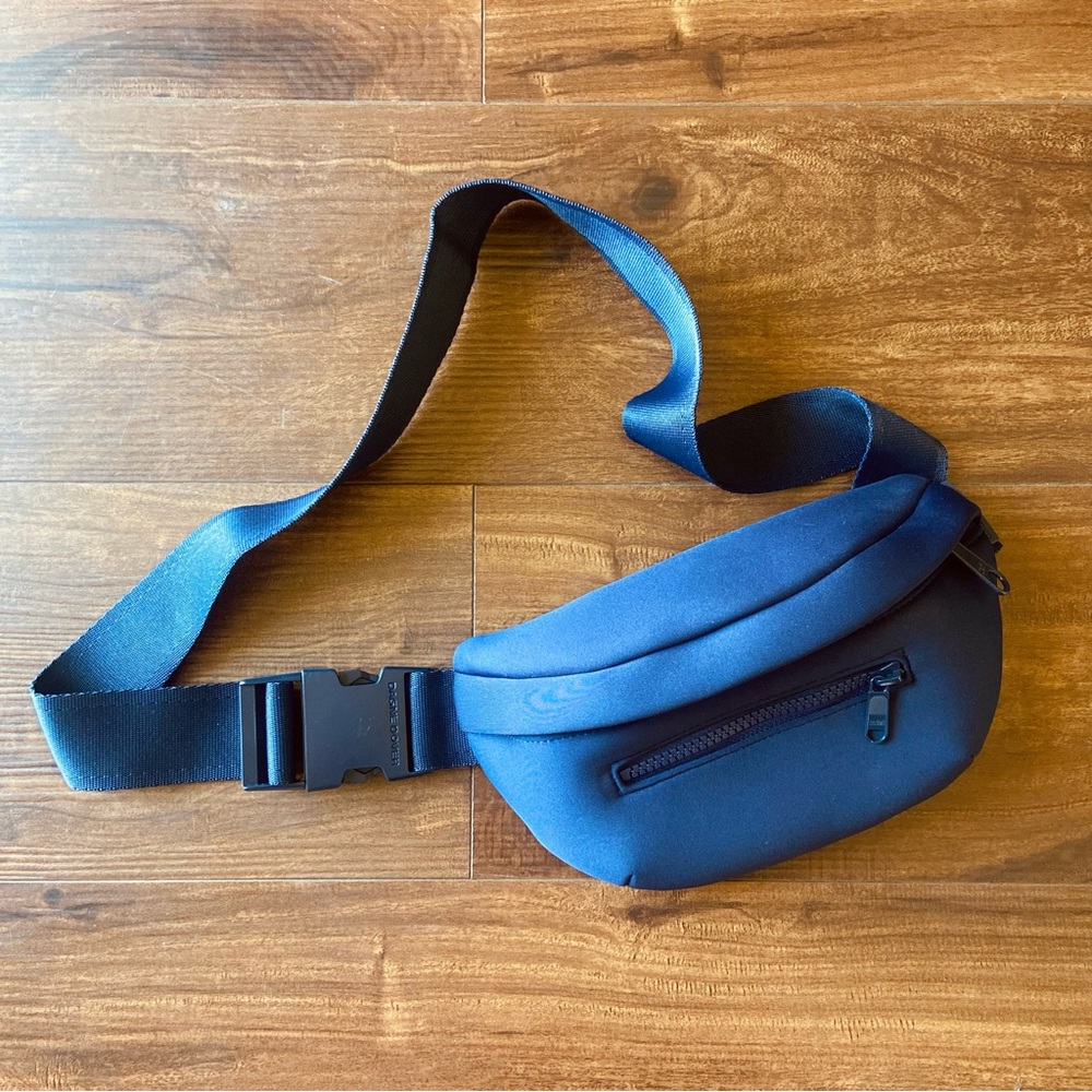 NWOT Dagne Dover Ace Neoprene Fanny Pack